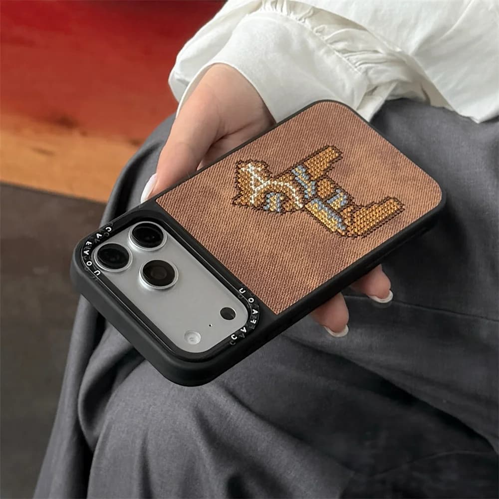 INS style cute black border wooden leather embroidered pony suitable for iPhone 17 Pro Max15promax/16 Pro, anti drop design