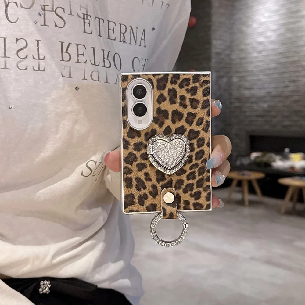 Ins Retro Leopard Print Heart‑Shaped Stand Phone Case For Samsung Galaxy Z Fold 8 Ultra Z Fold 8 Fold 7 Fashion Shockproof Cover