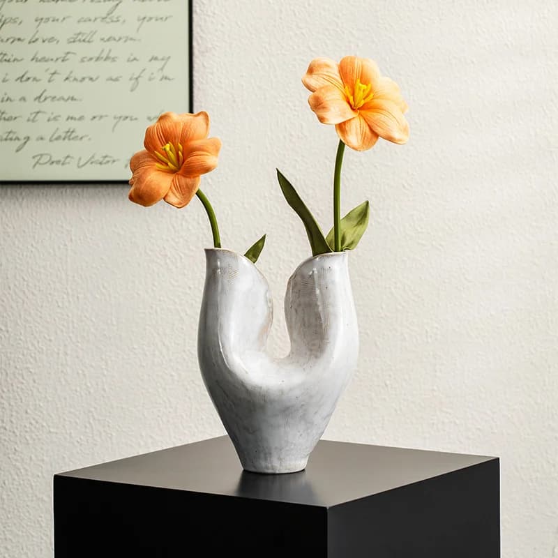 Nordic Light Luxury White Ceramic Vase Minimalist Italian Art Flower Vase Home Exhibition Decor Ornament Art Flower Vase