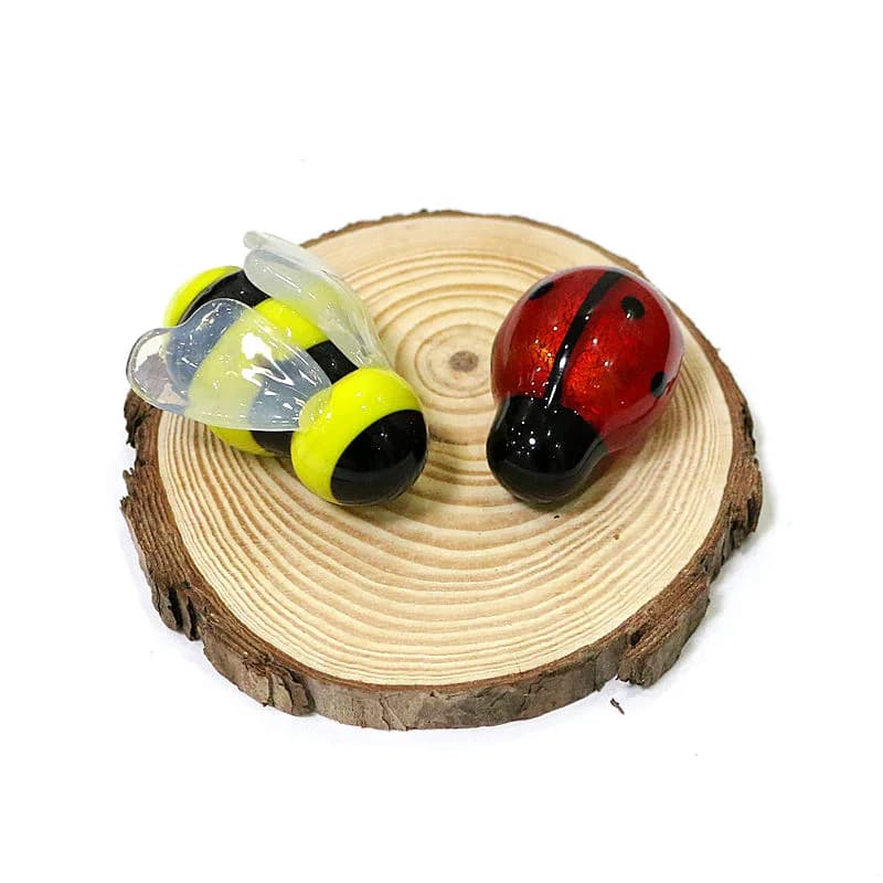 Miniature Figurine Murano Glass Bee Ladybug Ornament Flat Bottom Cute Insect Animal Statue Home Desk Fairy Garden Easter Decor