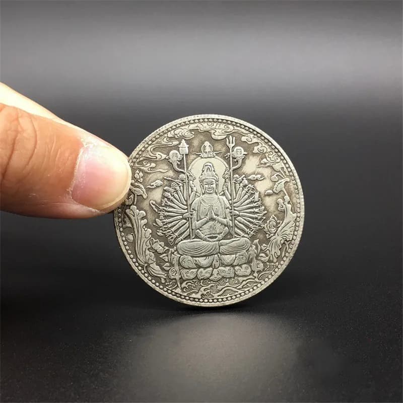 Tibet Silver Ancient Decoration Coin Collection Buddhist Thousand Hand Guanyin Heart Sutra Buddha Statue Auspicious Ornament Gif