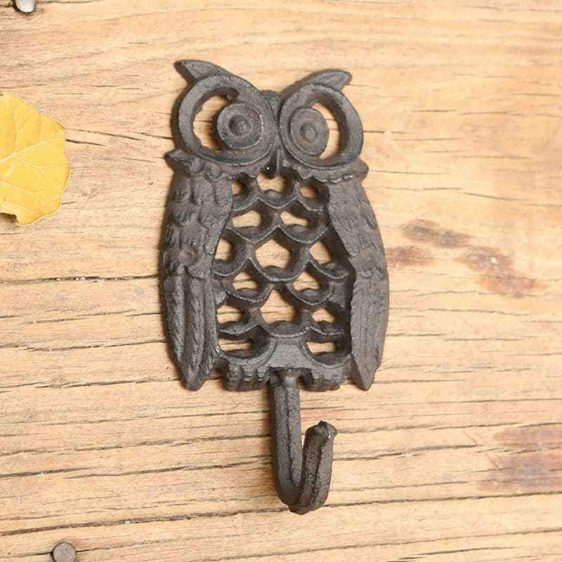 Antique Rustic Hollow Owl Design Small Size Cast Iron Wall Mounted Wall With 1 Hanger Farm House Handmade Home Decor Metal Rack