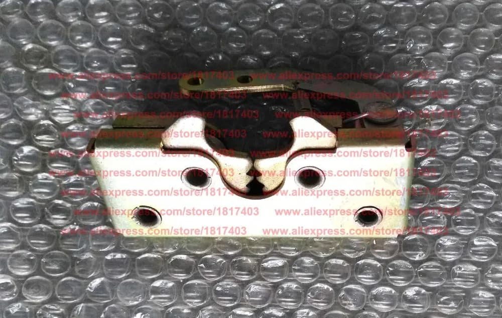 FT650.47.127 Hood Latch, FOTON tractor parts