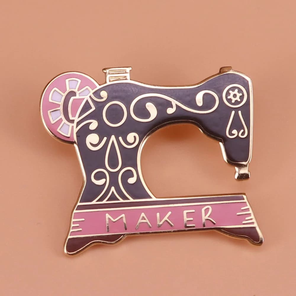 Retro sewing machine pin maker brooch sewing jewelry seamstress gift quilter craft enamel pin stitching badge