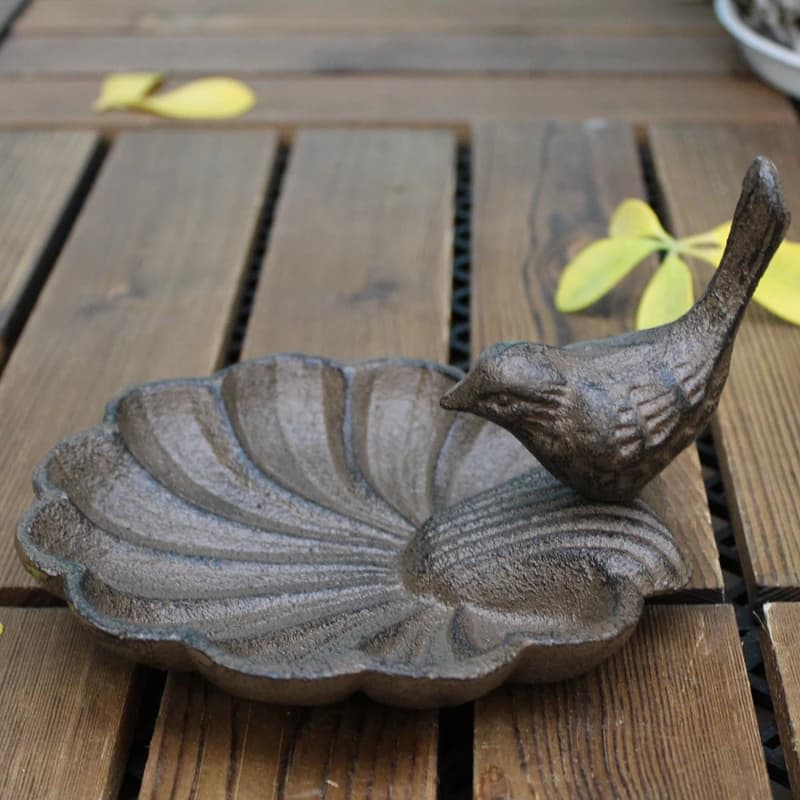 Rustic Seashell Heavy Cast Iron Bird Feeder European Farm House Accents Home Garden Tabletop Metal Key Trinket Storage Plate