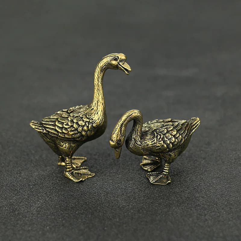 Mini 2pcs Cute Brass Goose Vintage Animal Statue Metal Figure Props Home Office Desk Decor Ornament Toy Gift