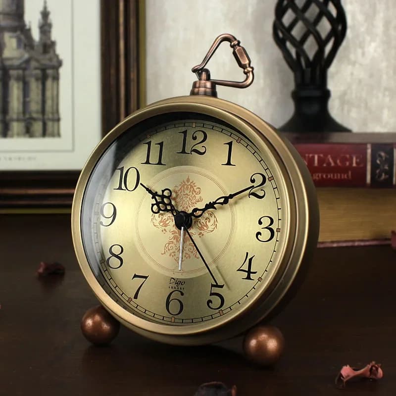 Metal Retro Alarm Clock Creative Desktop Clock Ornament Desk Clock