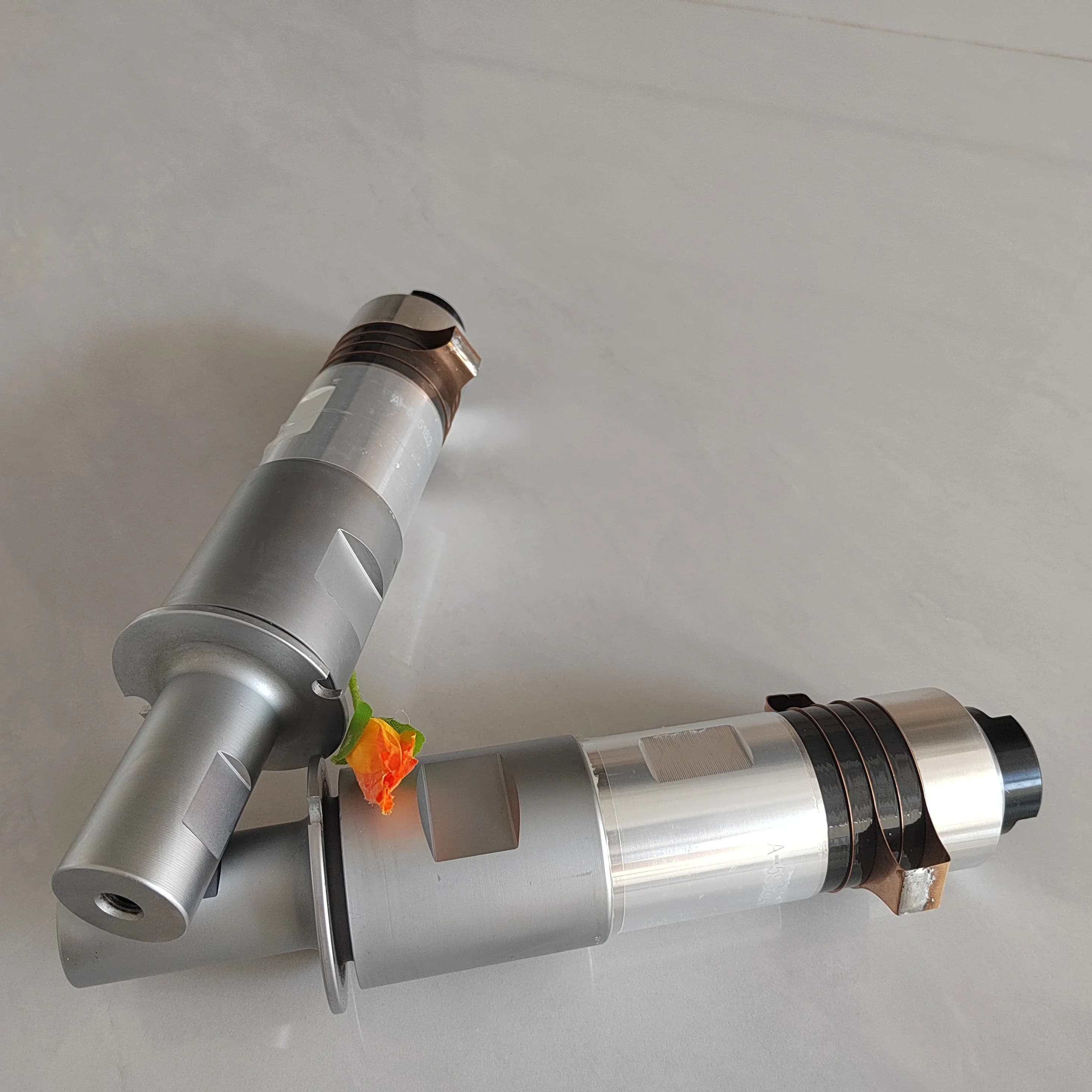 20KHZ 2000W Ultrasonic Welding Transducer With Booster For Wedling Sports Cards