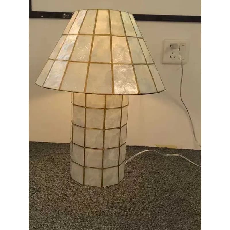 Designer art shell desk lamp, simple hotel front desk villa living room study bedroom bedside mushroom desk lamp