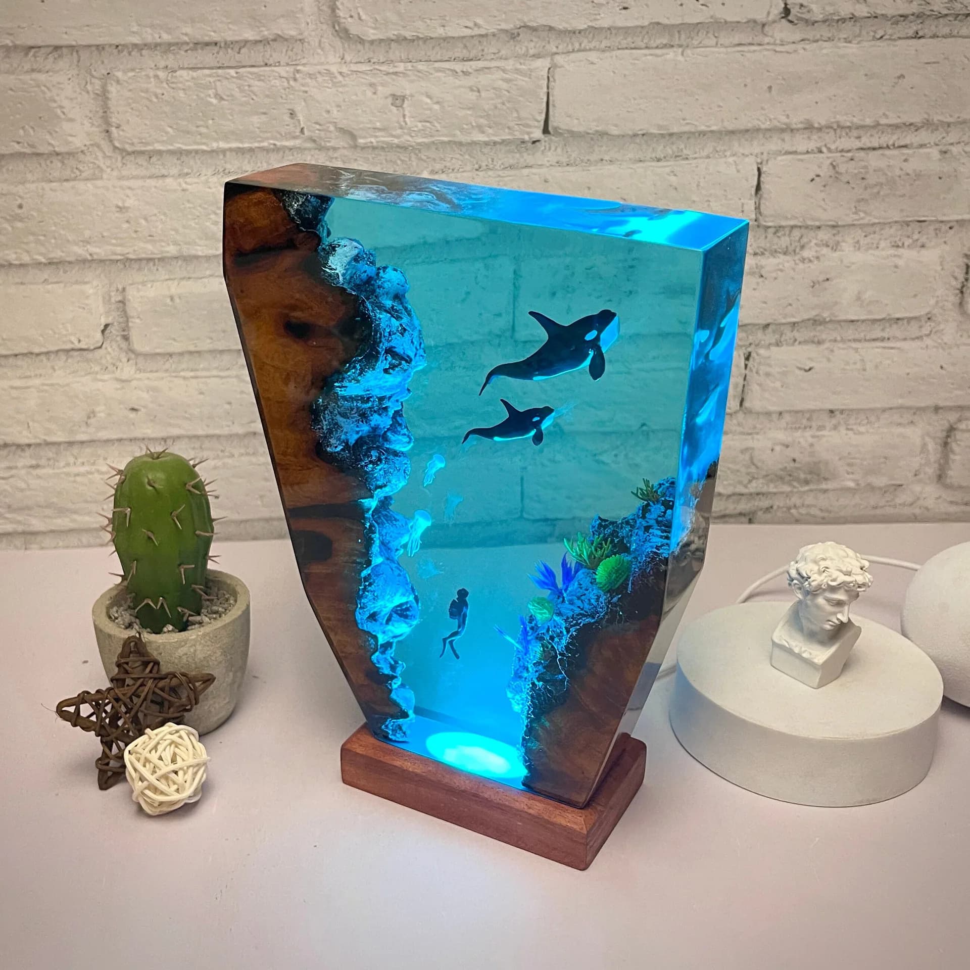 New Killer Whale Resin Lamp Ocean Resin Lamp Home High-value Decoration Holiday Gift