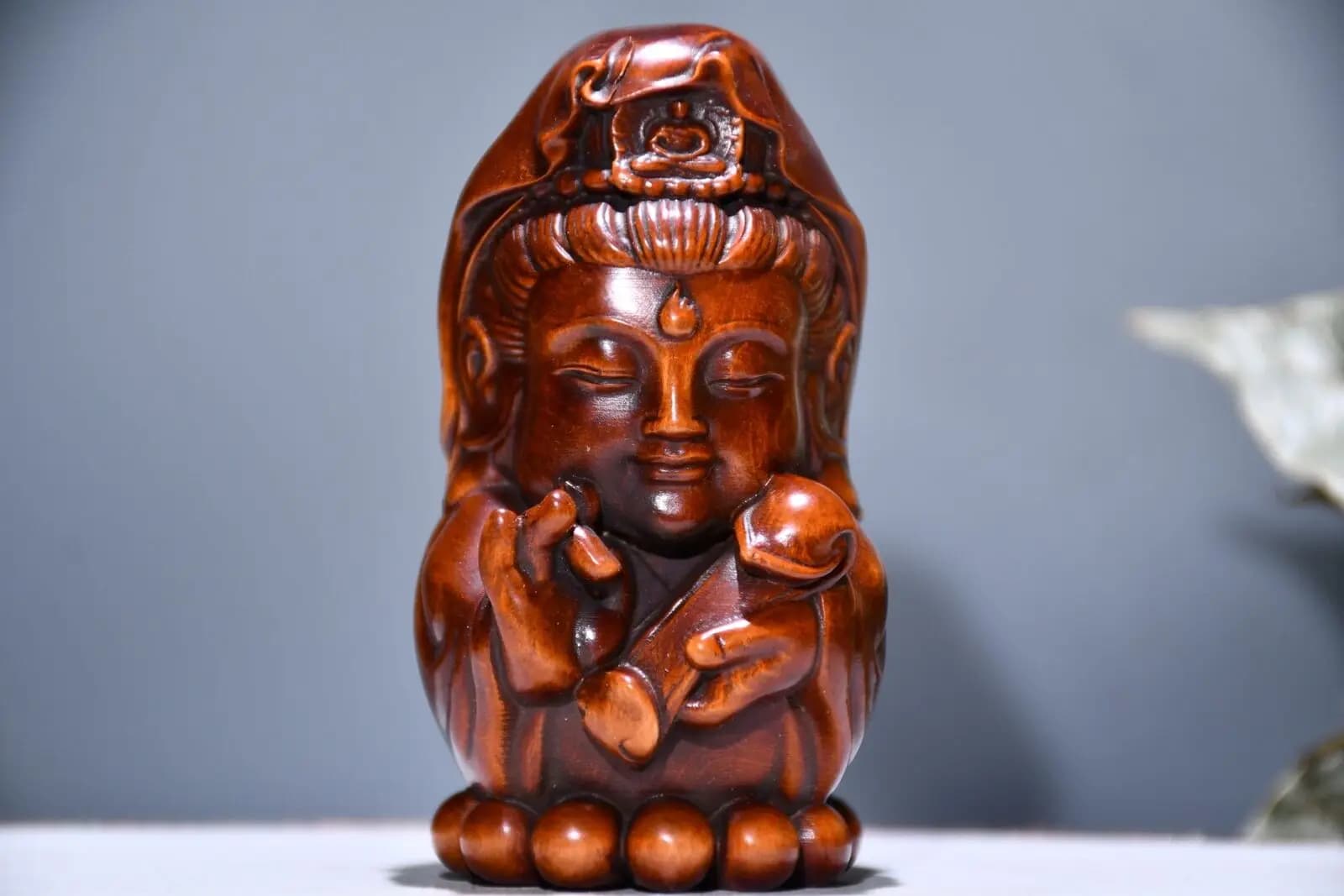 3.1" Chinese Box-wood Hand Engraving Lovable Buddhism Guanyin Kwan-yin Statue