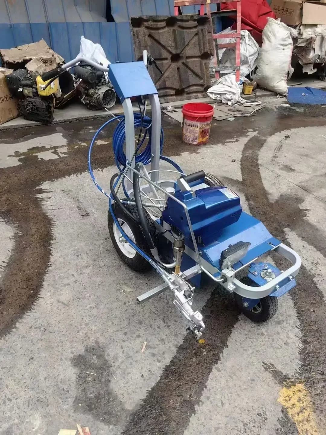 Cold spray  Road Marking Spray Machine  Electric/battery operated sports field line painting machines