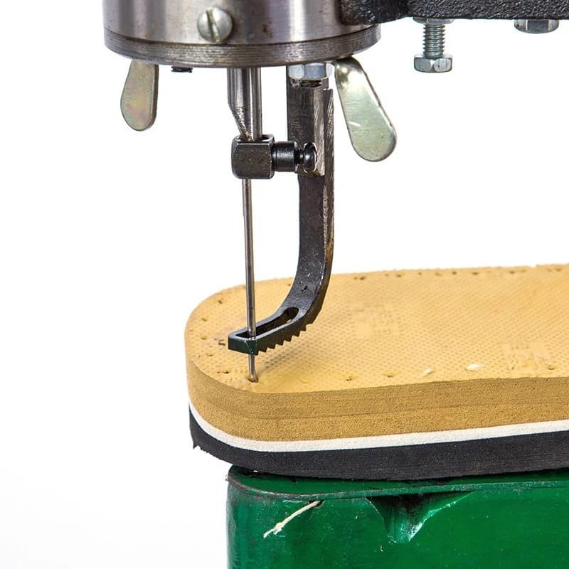 Electric hand shoe mending machine dual-purpose heavy material side sewing machine