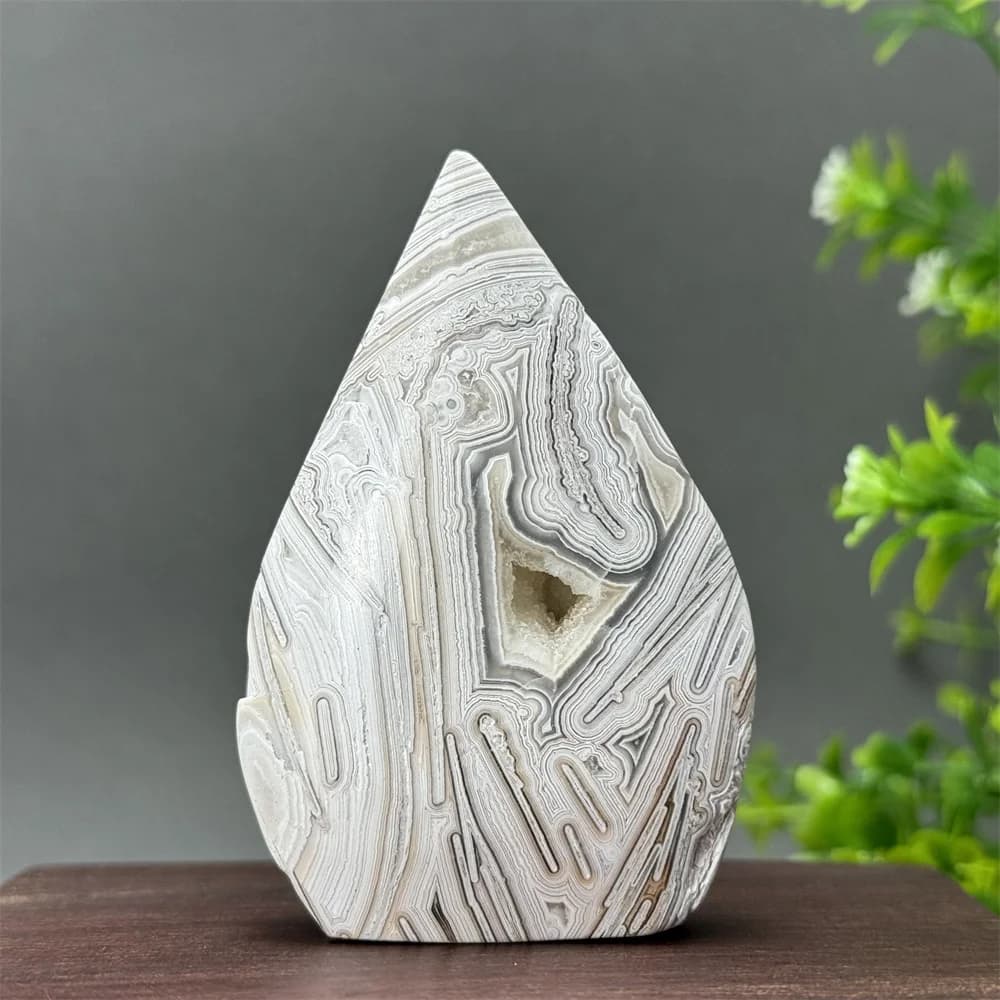 Natural White Agate Lace Geode Free-Form Torch Healing Meditation Aura Witchcraft Sacrificial Energy Home Feng Shui Ornaments