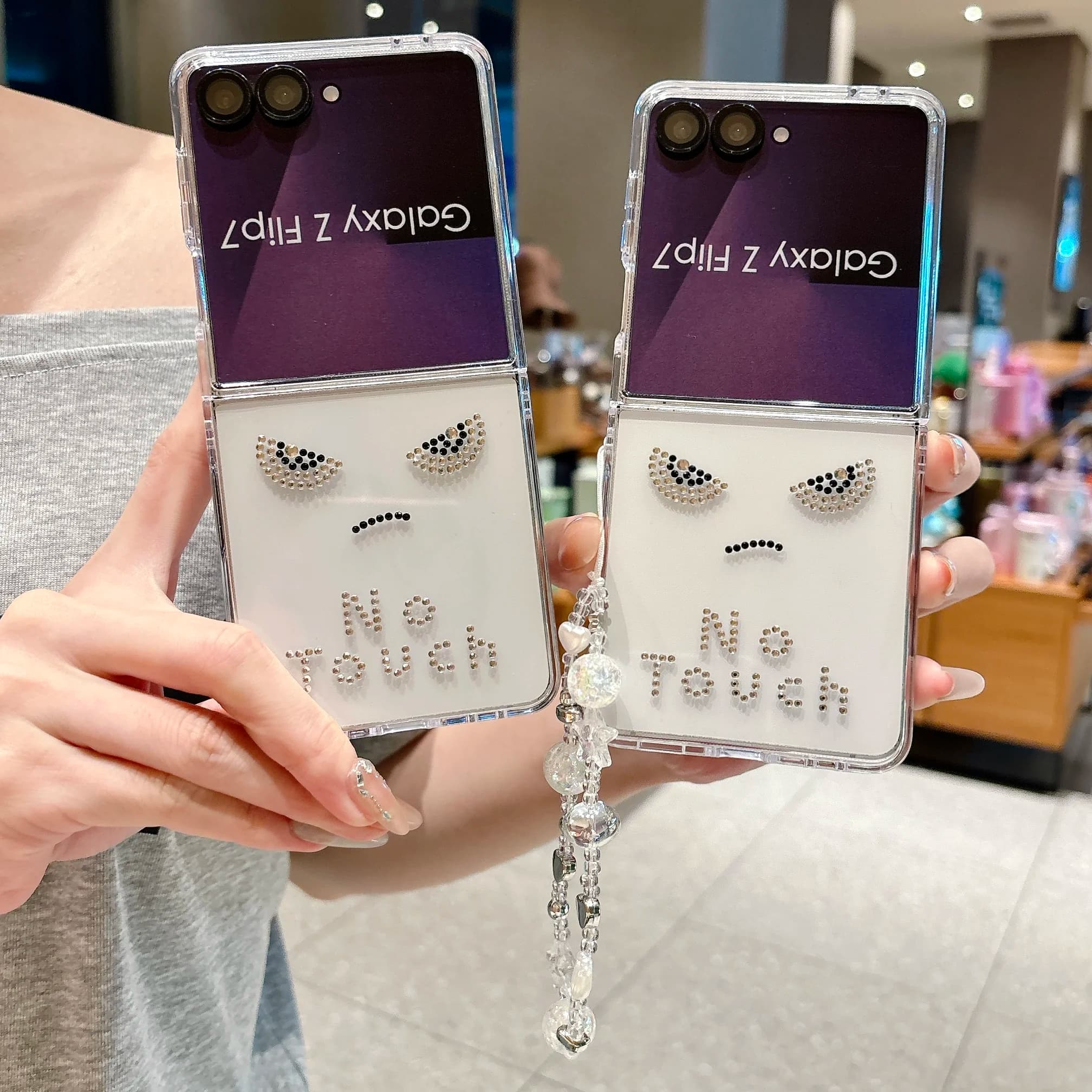 Y2K Edgy Clear Shiny Rhinestone Not Touch Phone Case for SamSung Galaxy Z Flip 7 4 5 6 3 Crystal Star Heart Beaded Chain Cover