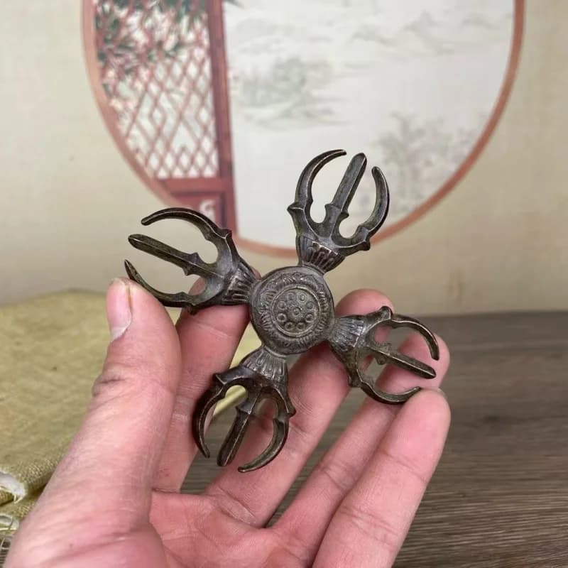 Tibetan Nepalese , three-sided prajna vajra, demon-subduing scepter, auspicious ornament, pendant, copper-pl