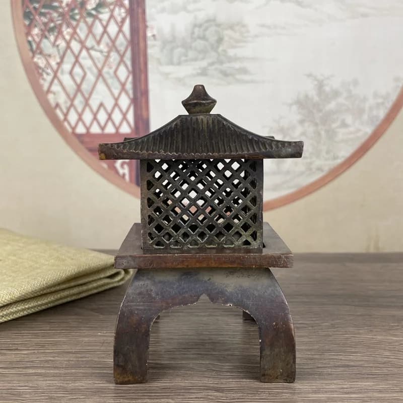 Antique Palace Lanterns Incense Burners Ornaments Hollowed out Towers Incense Burners Retro Home Decor