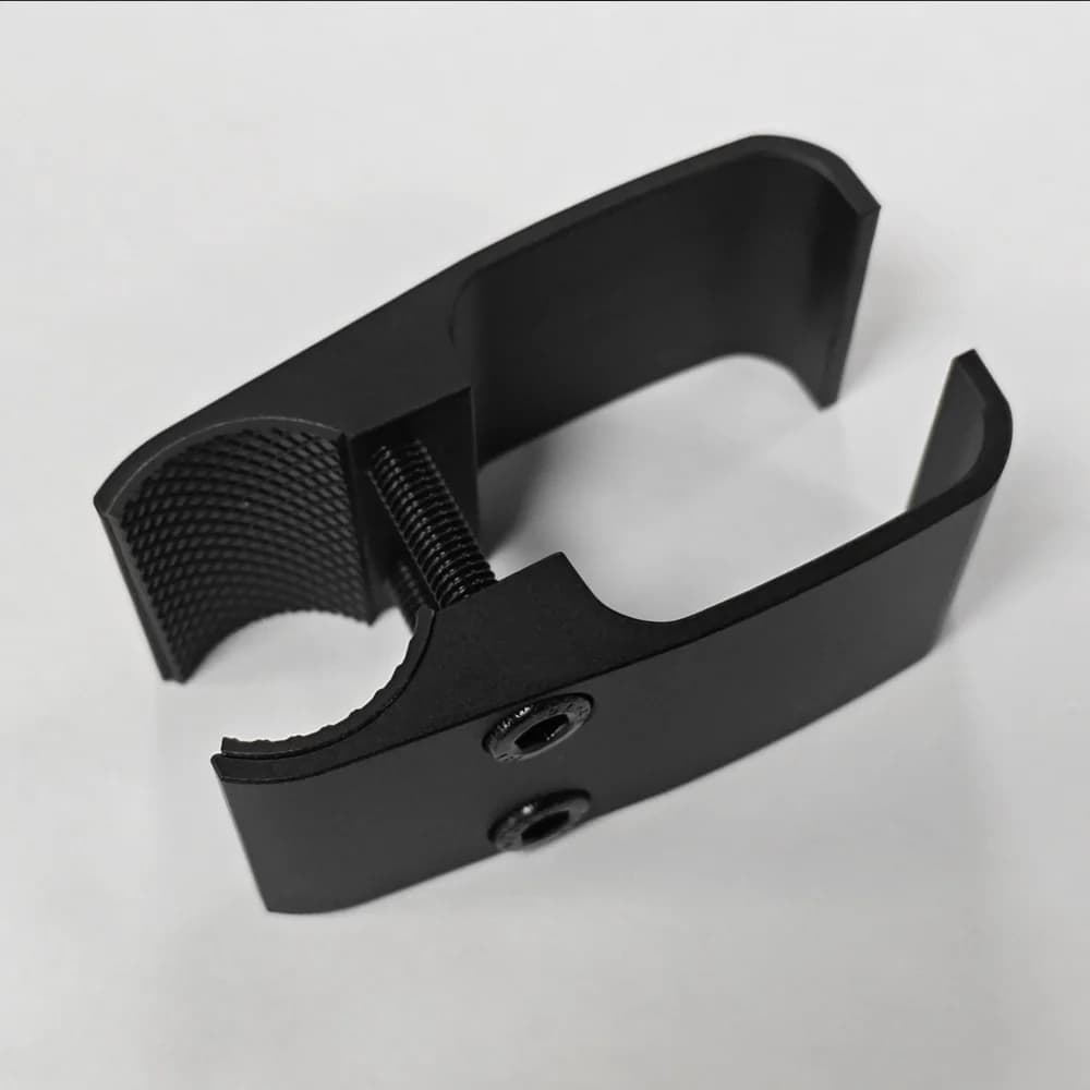 Aluminium bracket for high impact resistance, bracket for FIREFLY Q8L 12/20/28/.410 caliber