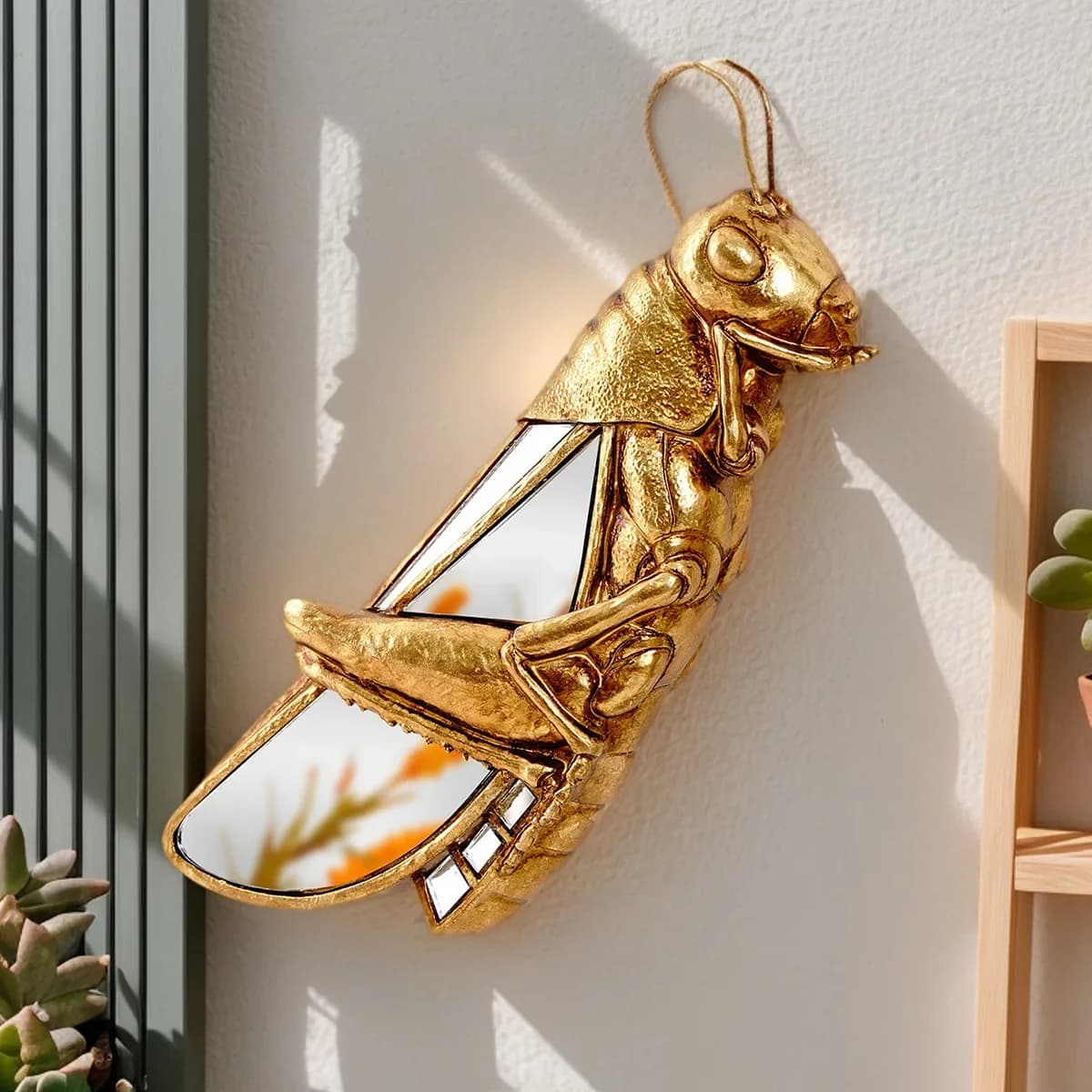 Retro Insect Wall Mirror Grasshopper Mirror Wall Decor Handcrafted Resin Insect Wall Sculpture Art Deco Mirror Accent Home Decor