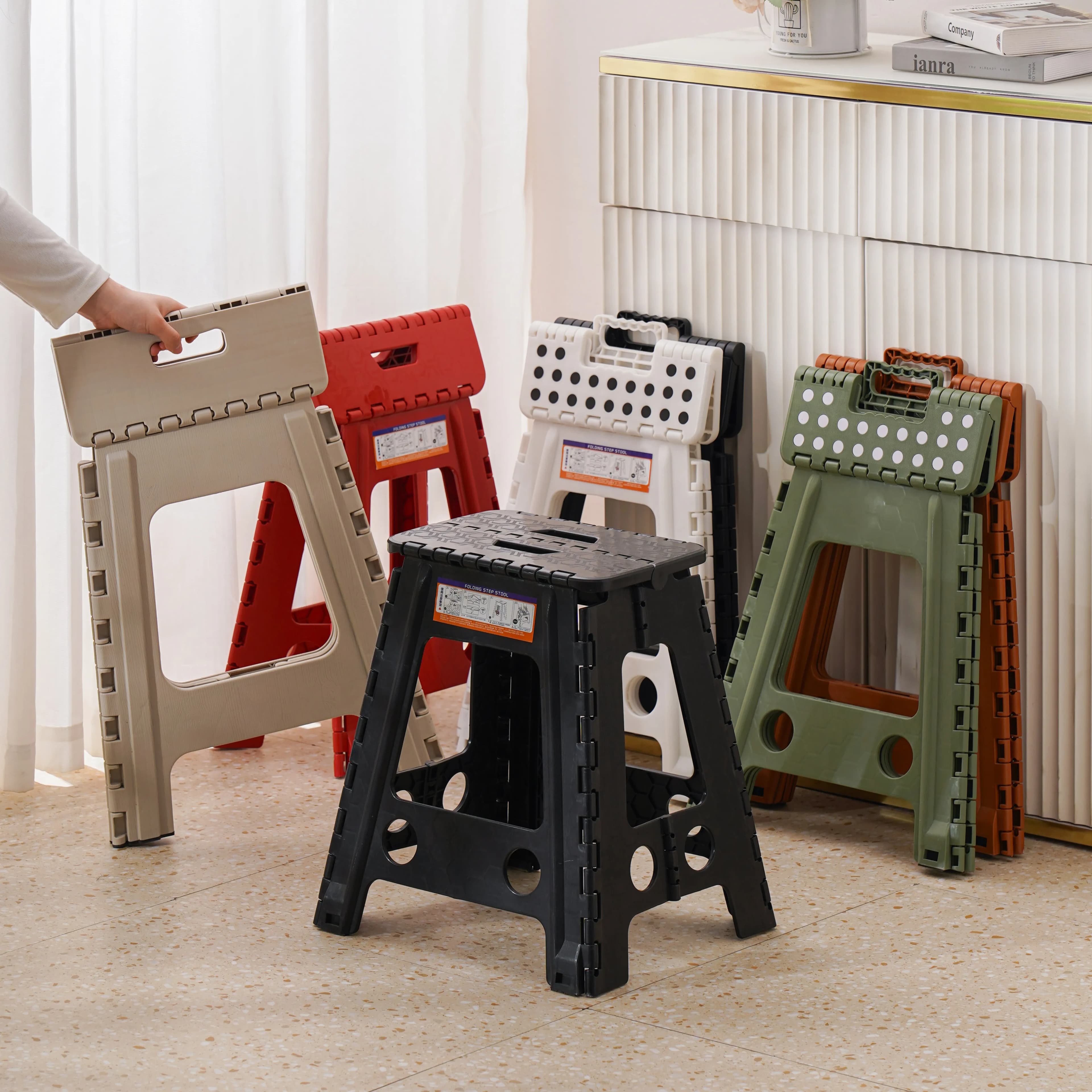 Plastic Foldable Bathroom Chair Portable Designer Space Saving Makeup Children Stool Outdoor Stackable Tabouret Home Furniture