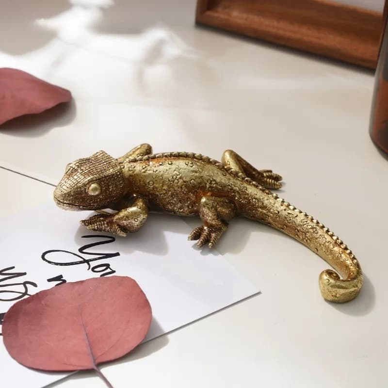 European Golden Retro Lizard Decorative Wall Hanging, Handmade Resin Material, Suitable for Home Wall Decoration