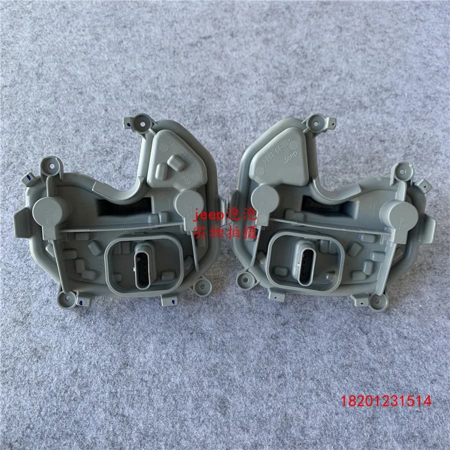 1pcs For Jeep Renegade Rear Brake Light Signal Light Base Tail Light Socket Plug