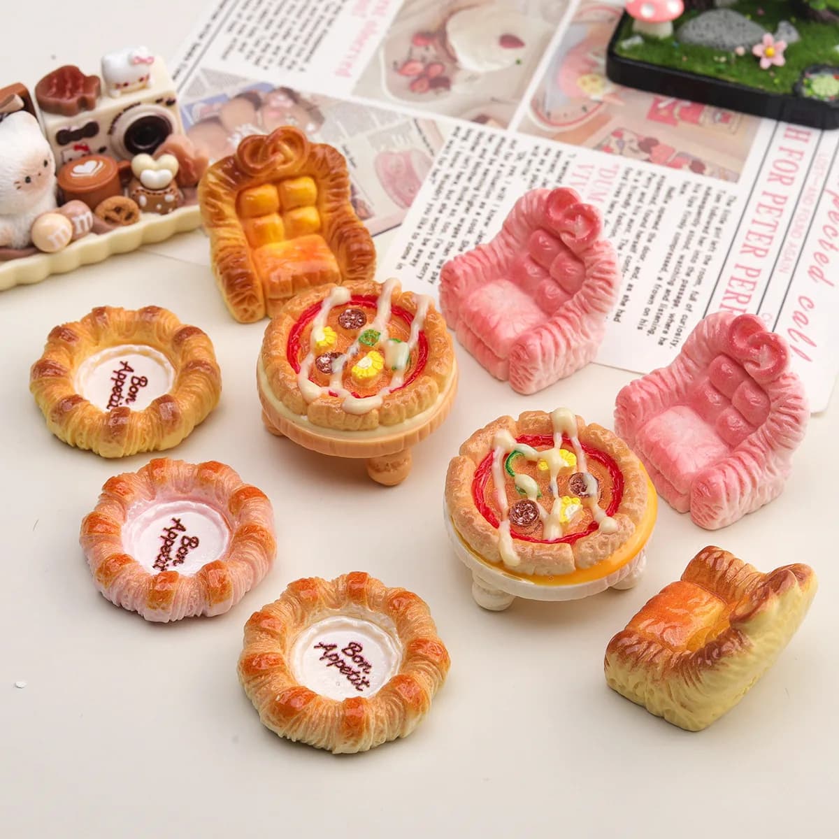 2pcs Mini Pizza Plates Sofa Dollhouse Pizza Shaped Model Food Play Miniature Doll Accessories Resin Decoration Home Decor