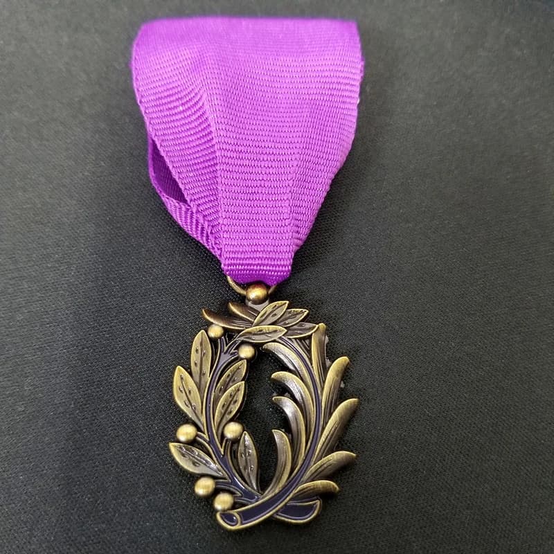 Palm Leaf Medal of Honor French Emblem Alloy Material Reproduction Crafts