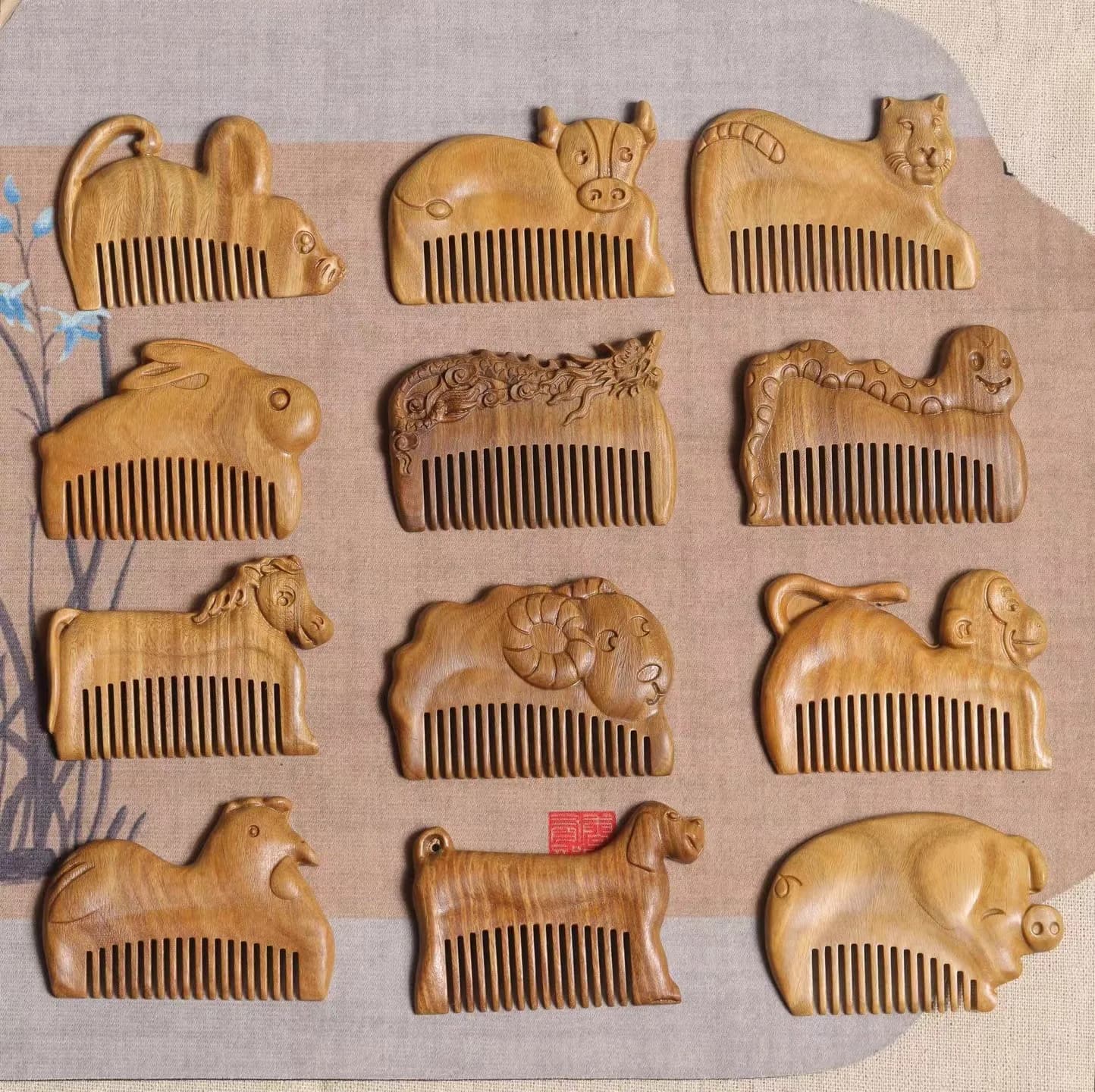 12 Chinese Zodiac Wooden Hair Comb Cute Baby Zhou Ceremony Portable Green Sandalwood Comb Birthday Souvenir Craft Gift