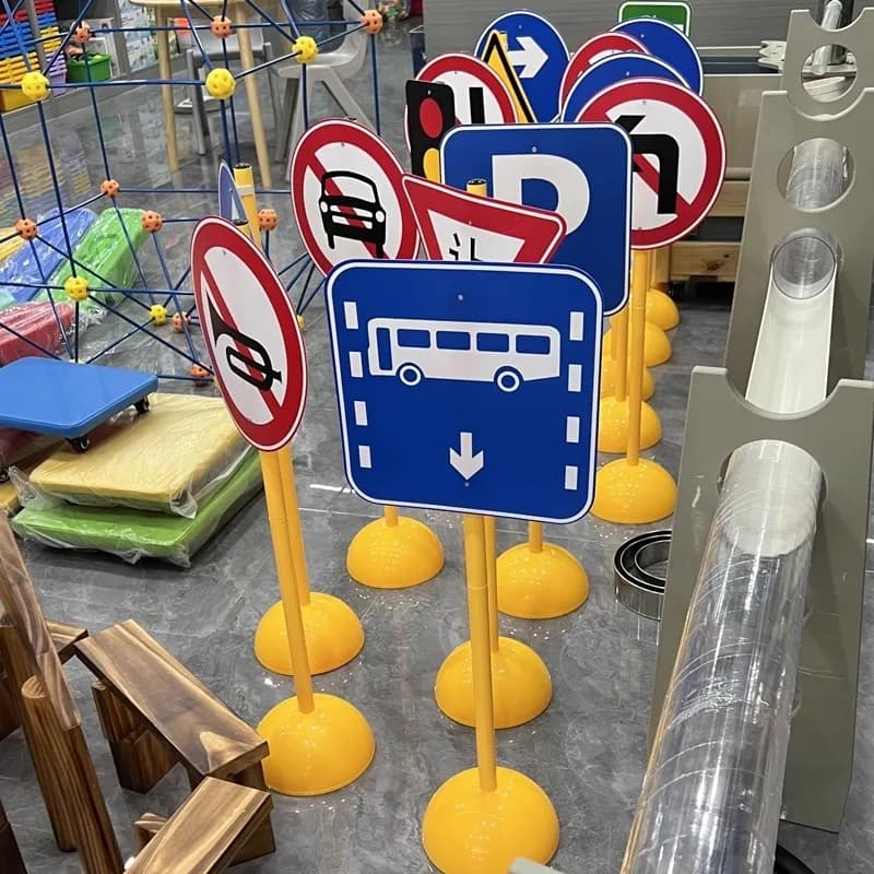 Traffic signs Children's sensory integration Traffic lights Indicative signs Cognitive children