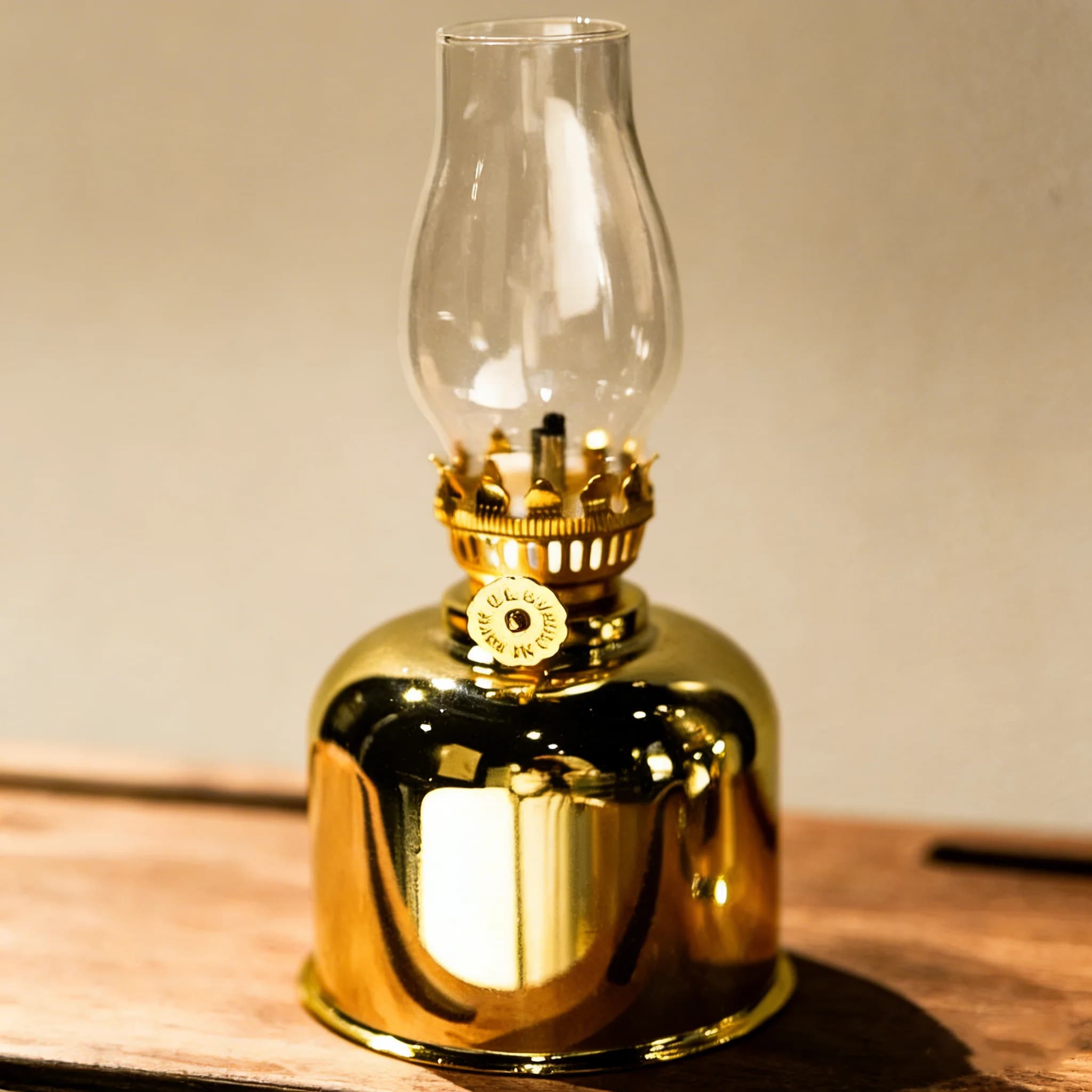 Retro Metal Kerosenes Oil Lantern for Outdoor Camping - Small Horse Cozy Atmosphere Tent for Camping, Hiking Outdoor Adventures