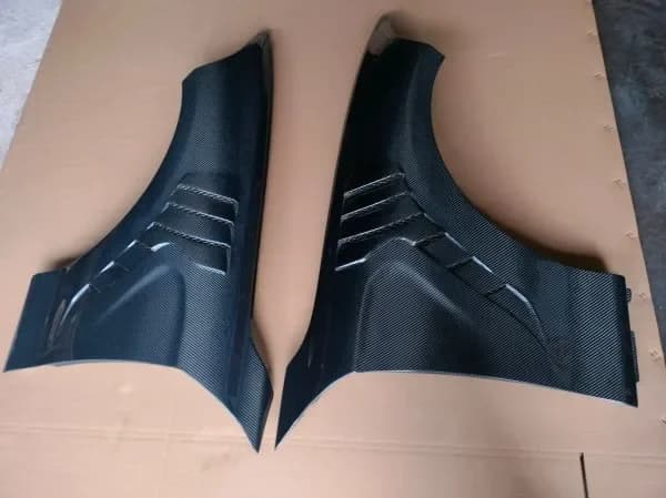 High Quality  Carbon Fiber Fender  with Ventilation Openings, Suitable for 1 F20 Series 2011-2019