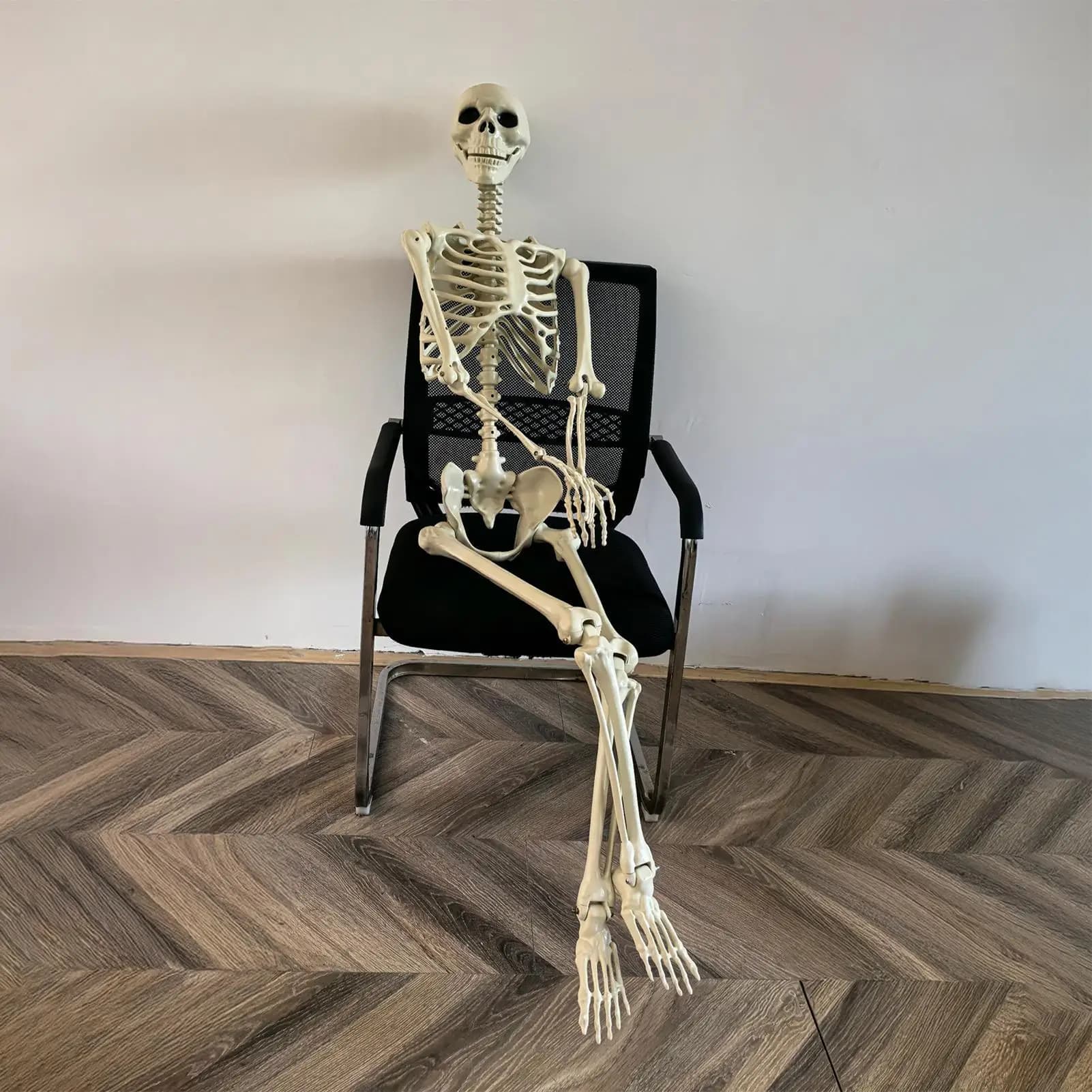 90CM Spooky Halloween Skeleton Life Size Human Skeleton Posable Joints Weather-Resistant Outdoor Decorations Photo Props Party