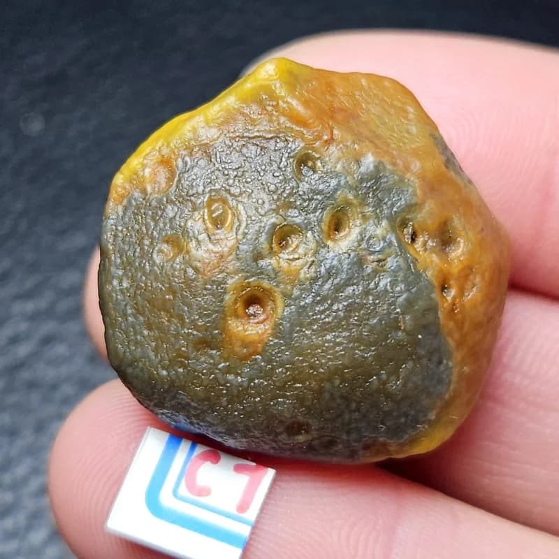 Natural Alashan Gobi Beach stone agate mineral specimen energy sorcery stone Reiki healing