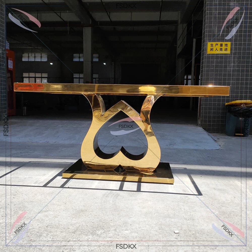 High Quality Gold Stainless Steel Table Glass Top Furniture Wedding Table for Sale