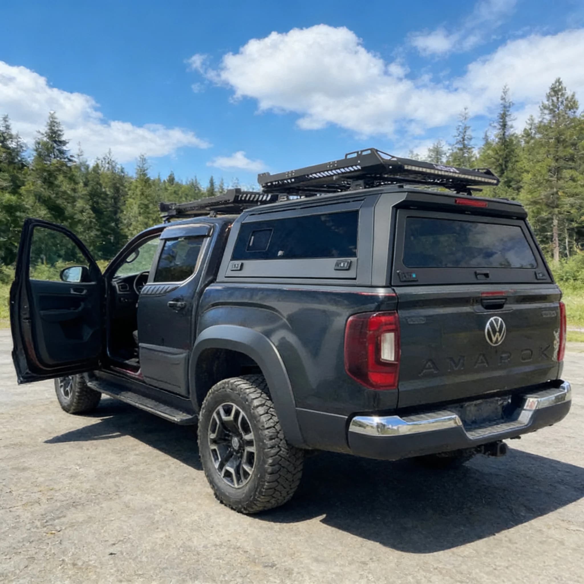 For VW Amarok 2010+ Aluminum Canopy with Lock - Controlled, Safe, Sliding Glass and Three - Door Design