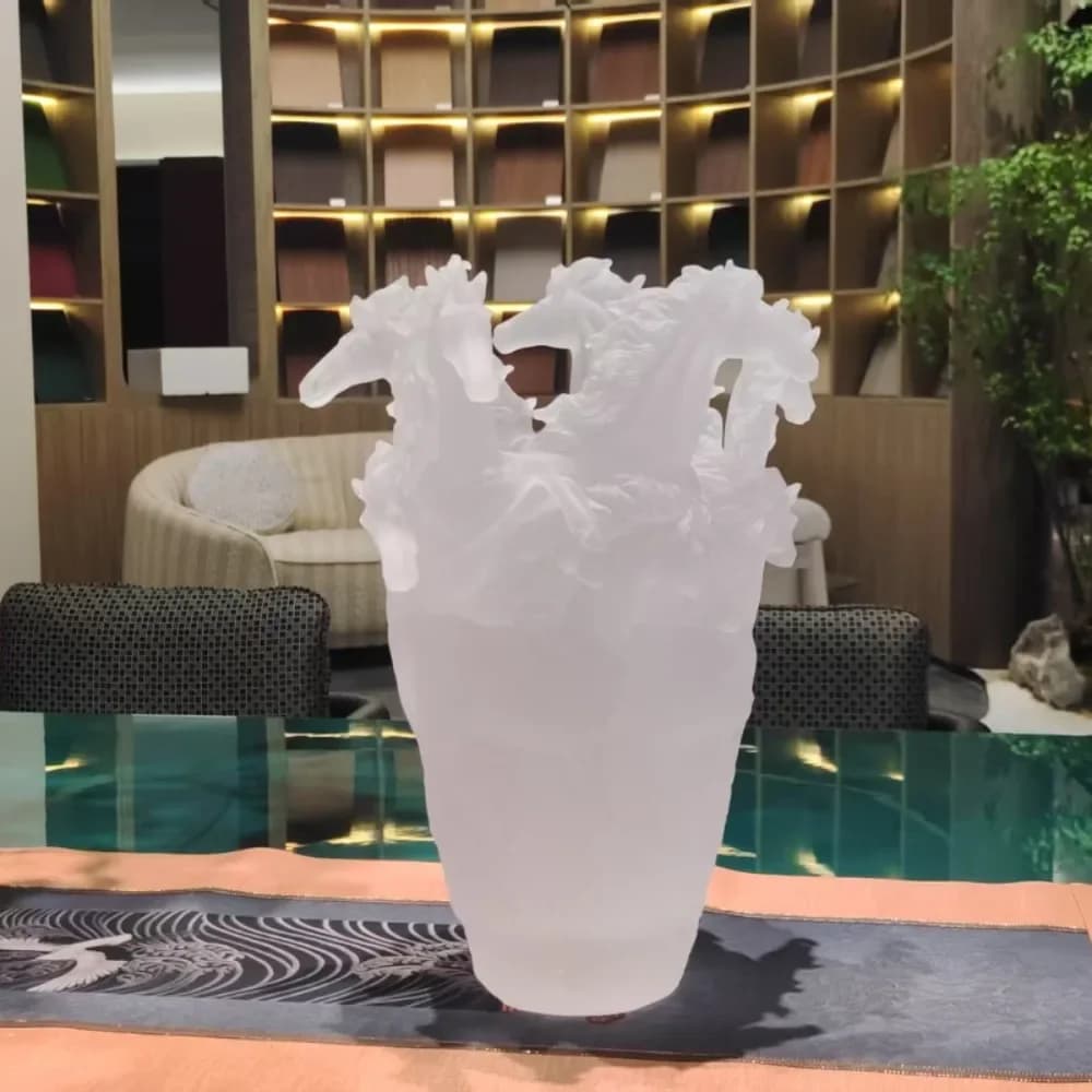 Popular Prodhome Decoration Horse Head, Luxury Modern Style, High-end Home Decoration White Glazed Vase Suitable For The Office.