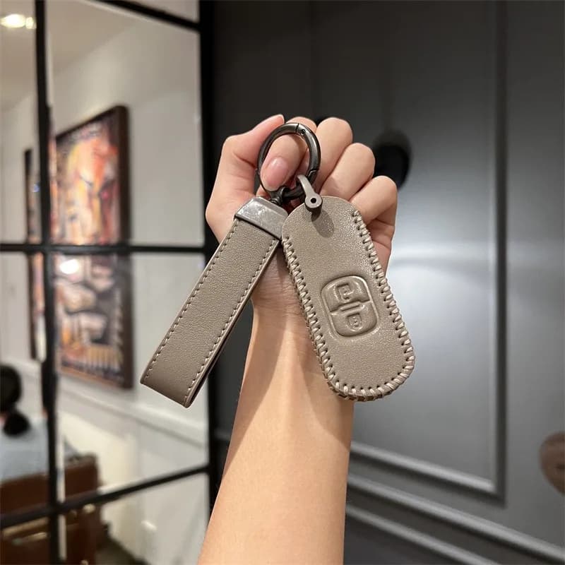 New Leather Car Key Cover Case Shell Keychain For Mazda 2 3 6 Atenza Axela Demio CX-5 CX5 CX-3 CX7 CX-9 2015 2016 2017 2018 2019