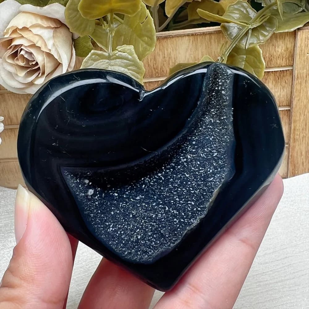 1pc black agate heart-love pocket gemstone, natural crystal suitable for home decoration, crystal collection, and party gifts