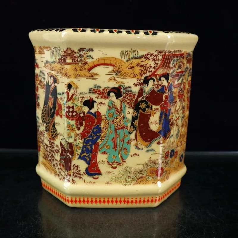 Antique Qing Dynasty Qianlong rose porcelain beauty maid of honour Pattern Pen Holder Ornament Crafts