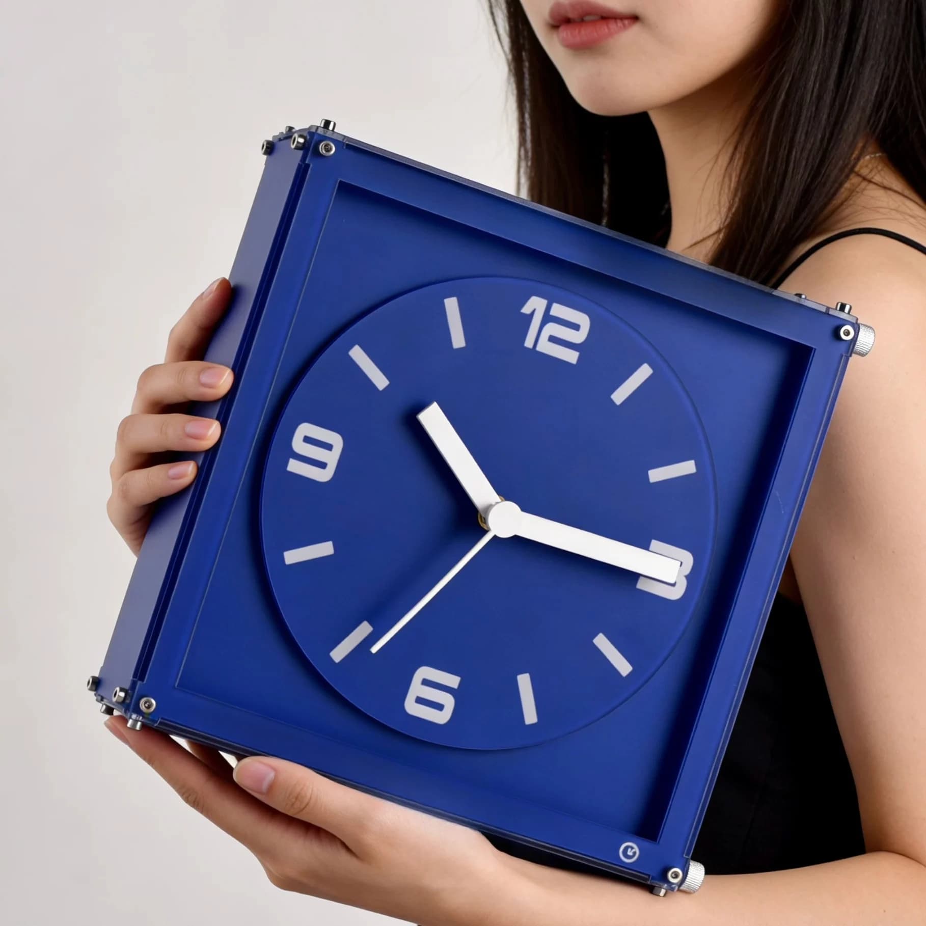 Wall corner double-sided wall clock Living room watch hanging on the wall No punching Advanced sense clock
