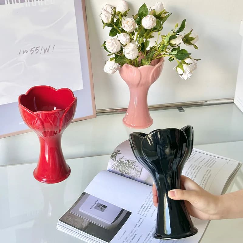 Petal Ceramic Flower Ware Light Luxury High-end Vase Medieval Ornament Ins Wind Flower Arrangement Vase Artistic Decoration
