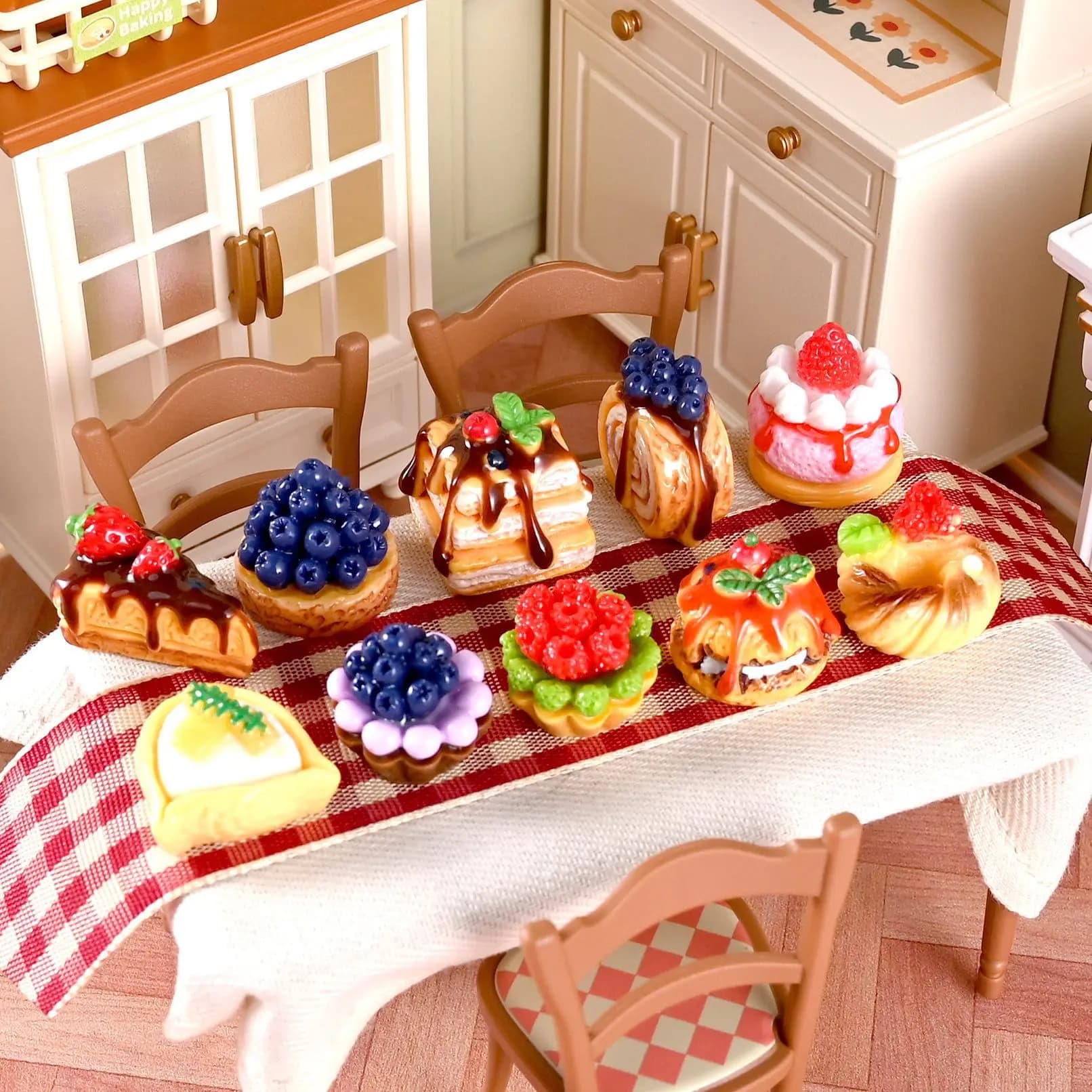 10 Pcs Mixed Miniatures Simulation Resin Cake Strawberry Dessert Fruit Dollhouse Decoration