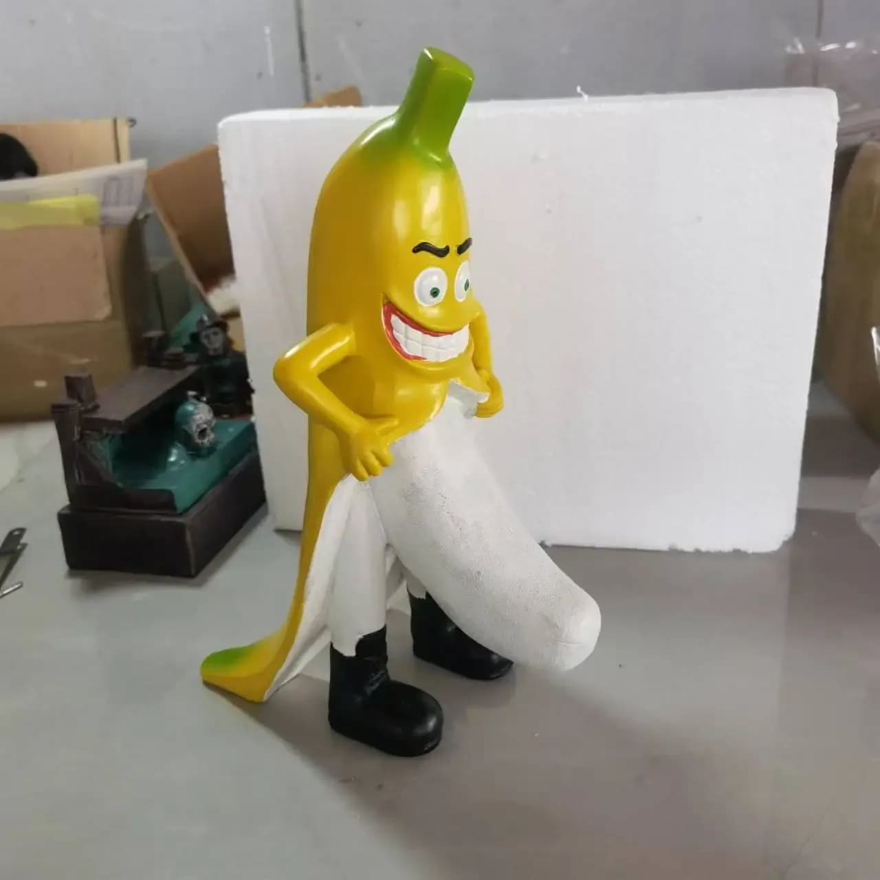 Funny Little Banana Resin Figurine Ornament Decor Evil Banana Resin Craft Decoration Sculpture Statue for Home Office Desktop