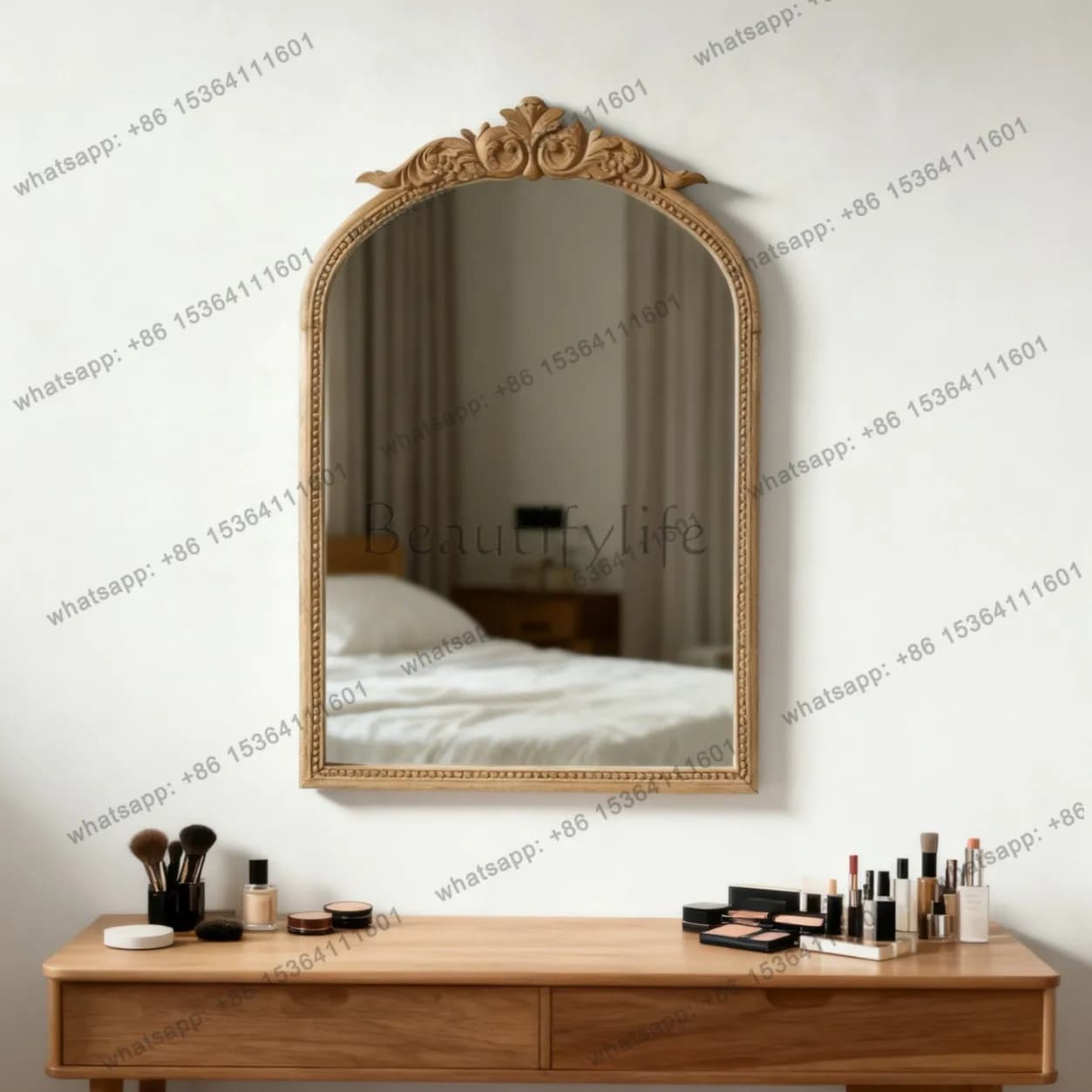 Vintage Carved Wood Border Makeup Mirror Wall Mounted Living Room Bedroom Decorative Mirror