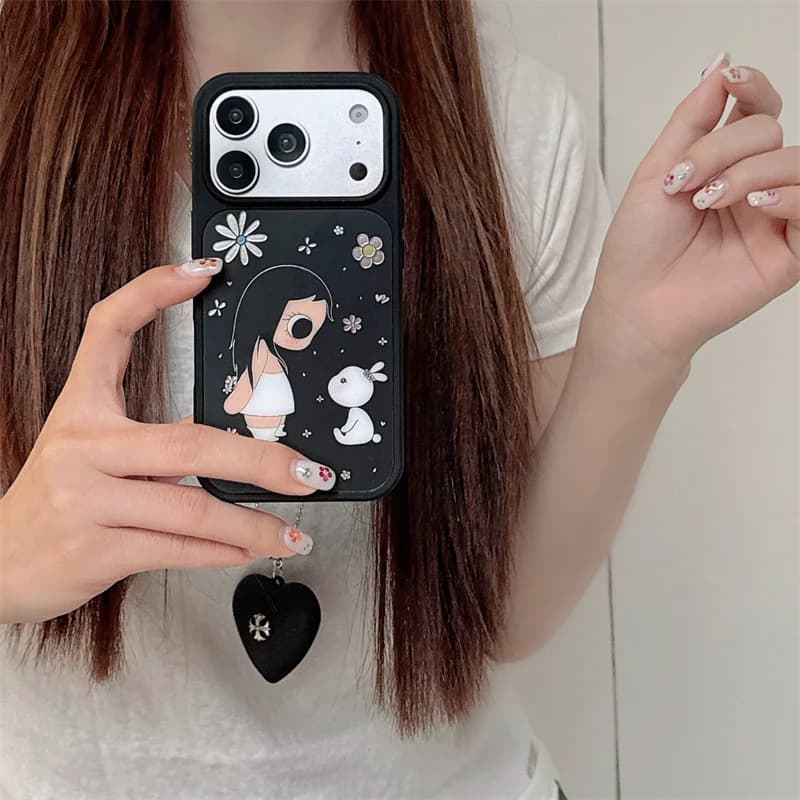 Large hole black 2-in-1 gold-plated daisy little girl phone case for iPhone 15 16 17 PROMAX