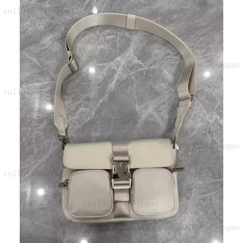 Pocket 3L messenger bag 1Pc