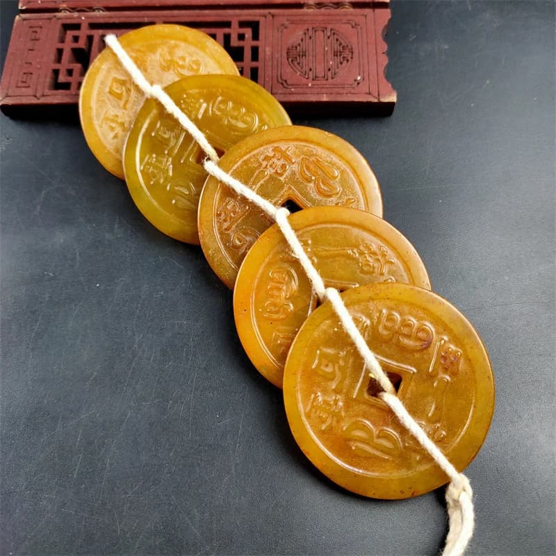 Antique miscellaneous items: Distressed Xiu jade carving of the Five Emperors' coins, double-sided craft art pendant