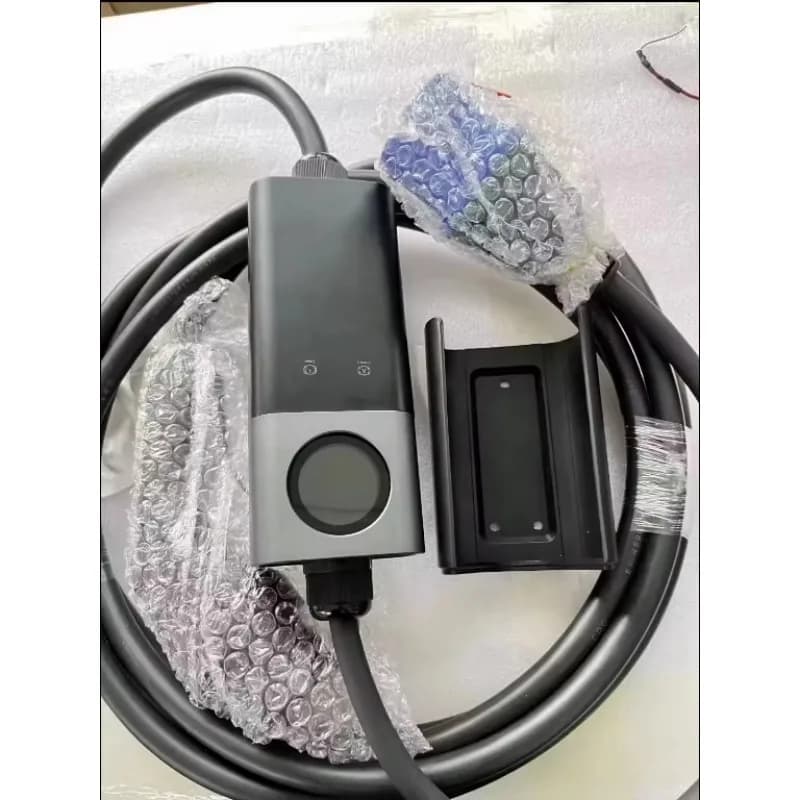 Portable Electric Car EV Charging Station Charger with Screen 16A 32A 3.5Kw 7Kw Wholesale