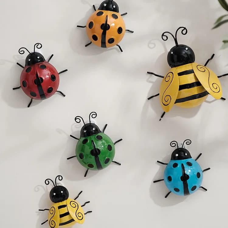 Creative Outdoor Wrought Iron Simulation Bee Seven-star Ladybug Pendant Courtyard Garden Kindergarten Lawn Decoration Small Orna